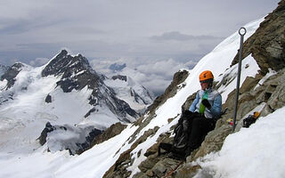 Alpská trilogie – Mönch, Fiescherhorn a Jungfrau - ilustrační fotografie