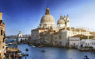 Benátky - slavnost gondol a ostrovy benátské laguny - ilustrační fotografie