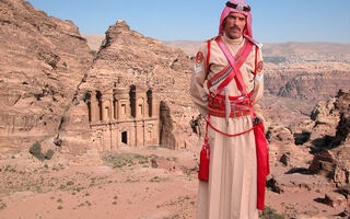 Jordánskem Ve Stopách Indiana Jonese S Odpočinkem U Rudého A Mrtvého Moře - ilustrační fotografie