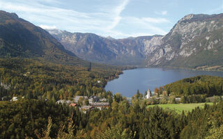 Julské Alpy a jezera Bled a Bohinj - ilustrační fotografie