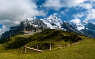 Jungfrau, Mönch, Eiger A Srdce Švýcarska - ilustrační fotografie