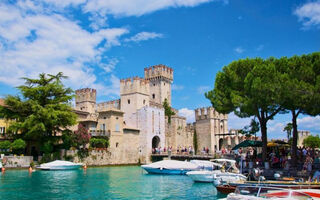 Lago di Garda a opera ve Veroně - ilustrační fotografie