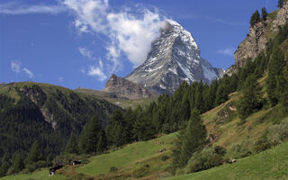 Matterhorn a Ticino horské scenérie a vůně středomoří - ilustrační fotografie