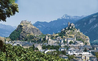 Mt. Blanc, průsmyk sv. Bernarda a vinice ve Wallisu - ilustrační fotografie