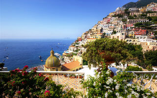 Neapolský záliv a ostrov Capri - ilustrační fotografie