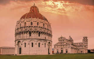 Pisa a ostrov Elba - ilustrační fotografie