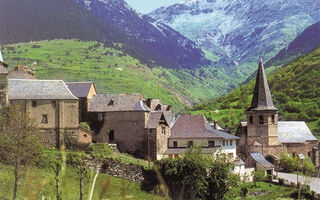 Pyreneje, turistický poznávací zájezd - letecky - ilustrační fotografie