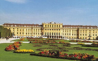 Vídeň a zámek Schönbrunn - ilustrační fotografie