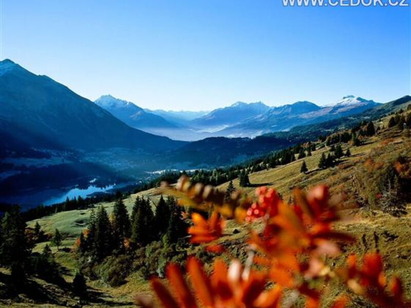 Alpskými Průsmyky Z Davosu Do Montreux - Autem Či Motocyklem