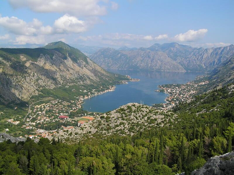 Bosnou A Hercegovinou Do Černé Hory