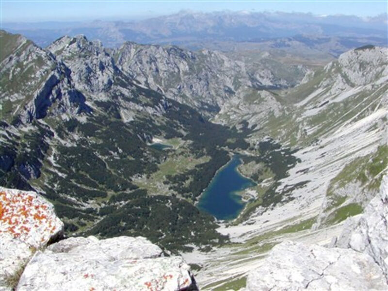 Černá Hora, národní parky a moře, privátní domy