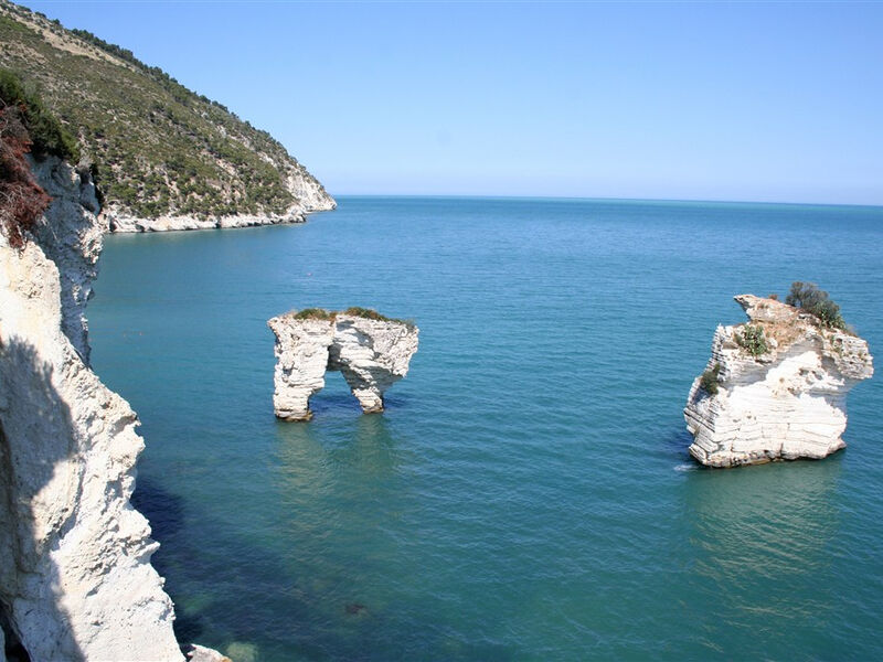 Gargáno - bílé útesy a památky Apulie