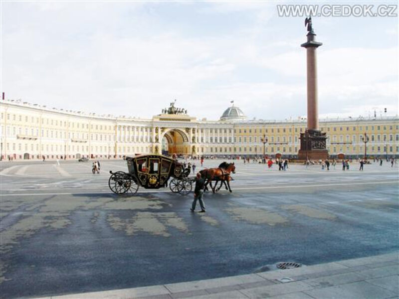 Jedinečné Krásy Petrohradu A Okolí