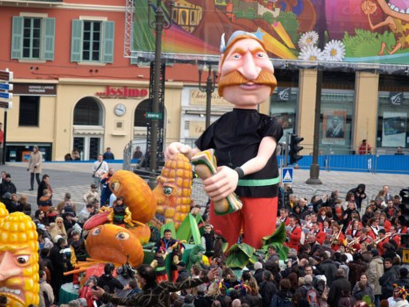 Karneval V Nice A Slavnosti Citrónů V Mentonu