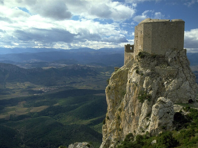 Languedoc A Roussillon, Země Moře, Hor A Katarských Hradů
