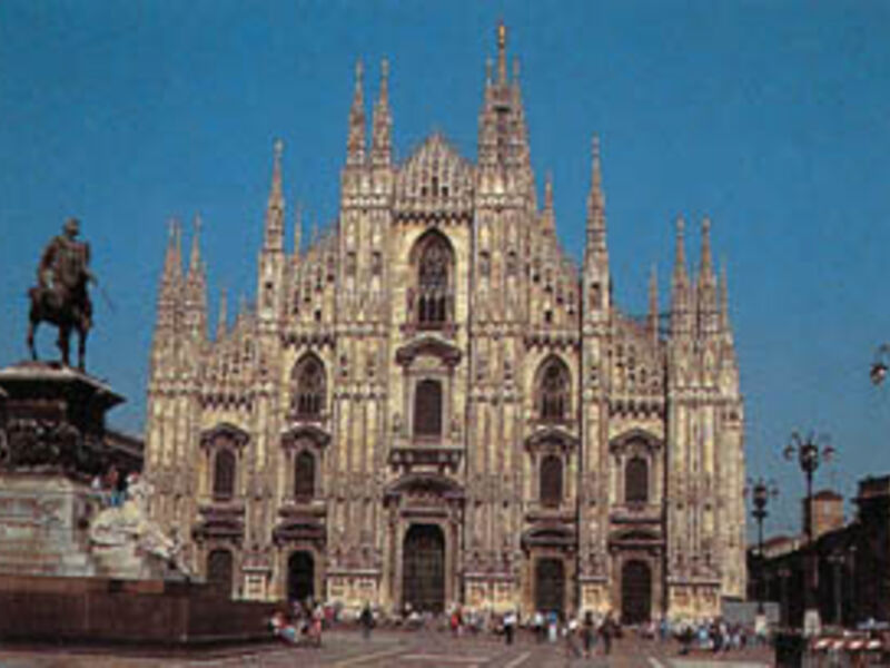 Milano A Opera V La Scale