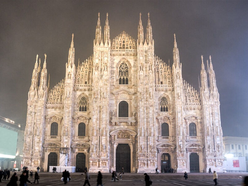 Milano a opera v La Scale, freska L. da Vinci 