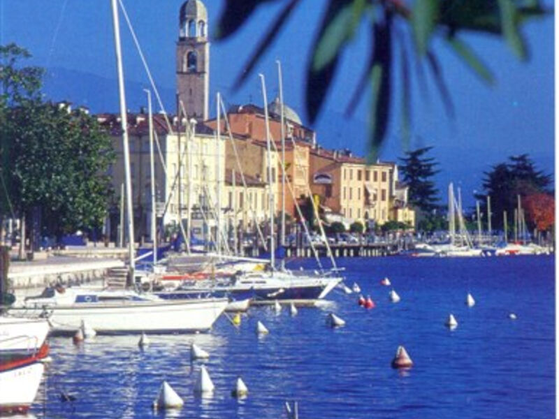 Nejkrásnější italská jezera a švýcarské Ticino