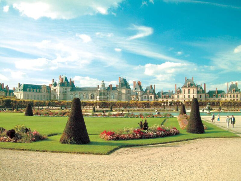 Paříž A Zámek Fontainebleau