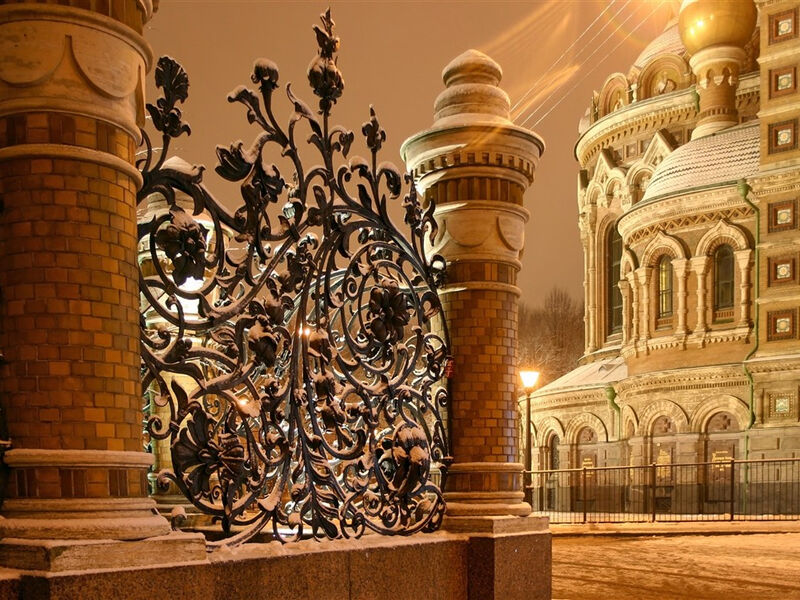 Petrohrad  - klenot na Něvě a korunovační klenoty v Briliantové klenotnici