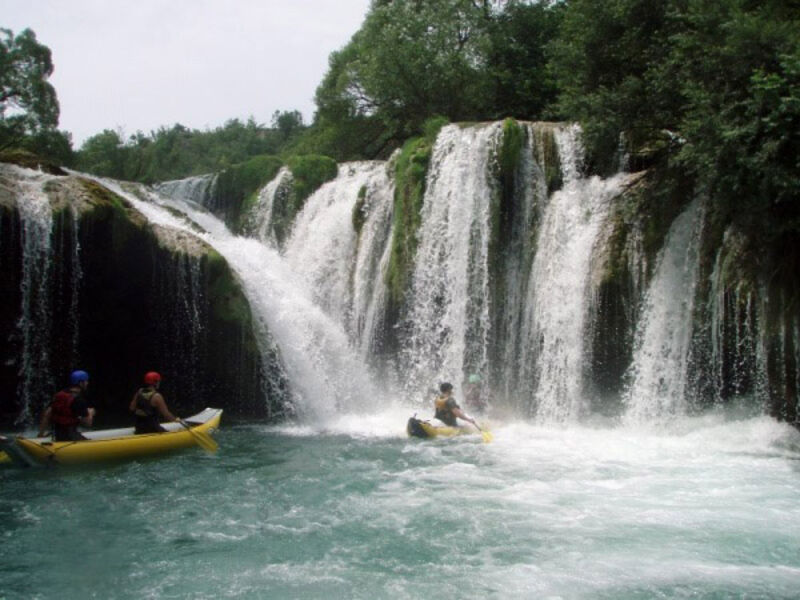 Rafting Za Vinetuem: Sáva, Una, Mrežnica, Zrmanja A Schwarza - Vodácká Akce Na Yukonech Do Bosny, Chorvatska A Slovinska