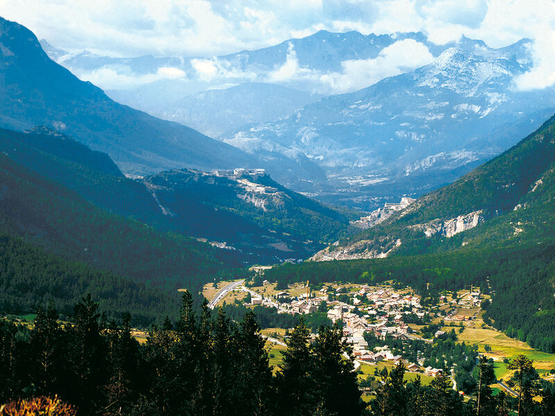 Romantické Savojské Alpy - Grenoble, Sisteron + Vláček La Mure
