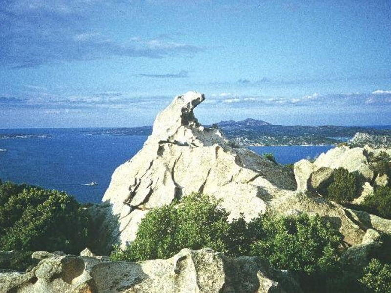 Sardinie,  Rajský Ostrov Nurágů V Tyrkysovém Moři