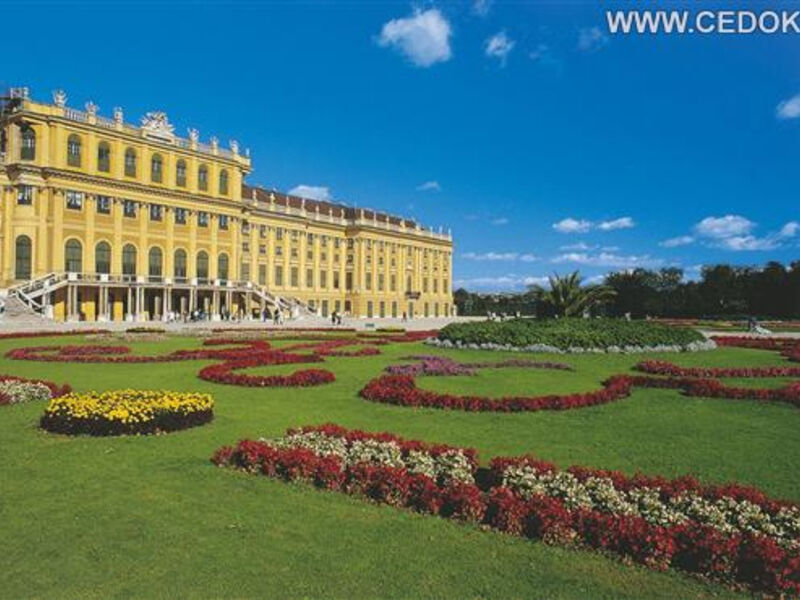 Slavné Květinové Zahrady S Návštěvou Melku, Mariazell A Vídně
