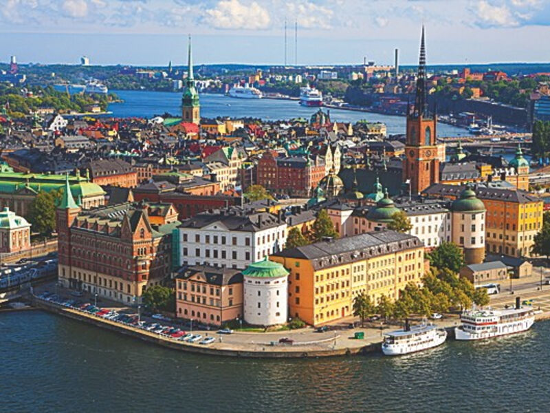 Stockholm a Helsinky letecky i lodí