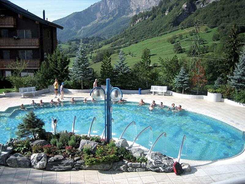 Švýcarské Alpy A Termální Lázně ***