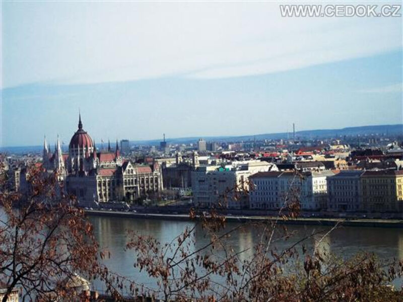 Székesfehervár Přes Budapešť