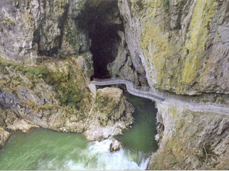 Tajemné jeskyně Slovinska a Itálie, víno a Mořská Laguna