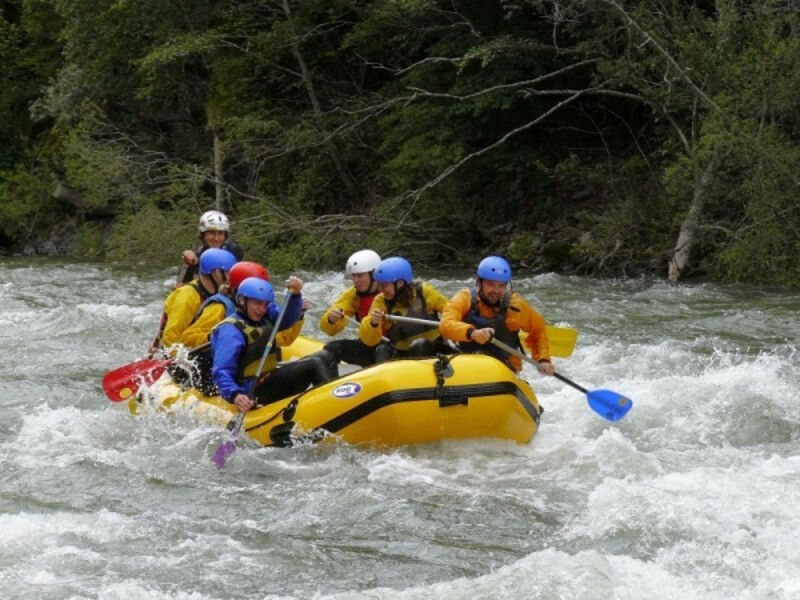 Tatranská Belá - Rafting - Víkendový Zájezd Za Raftingem Na Slovensko (Vícemístný Raft Řízený Guidem)