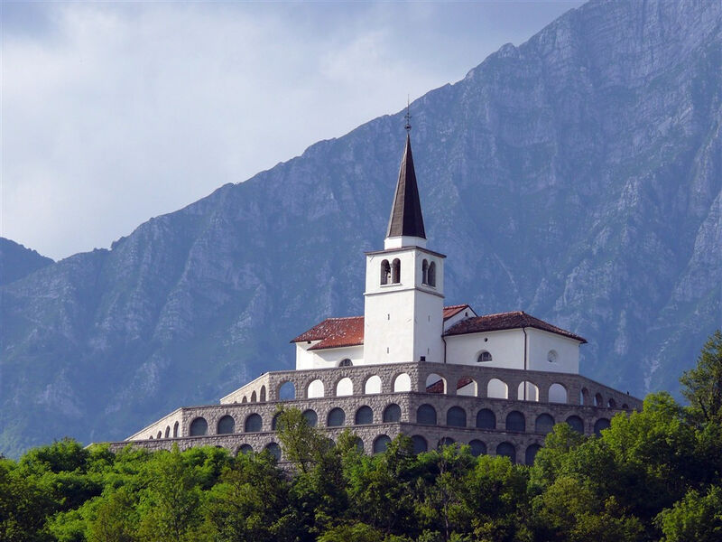 Turistika v Julských Alpách a u Jadranu