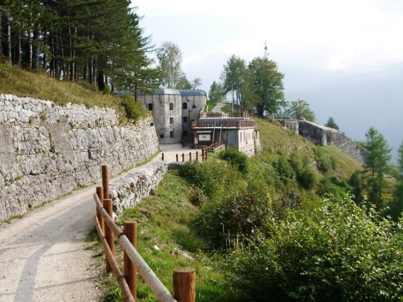Turistika za historí a krásou Dolomit