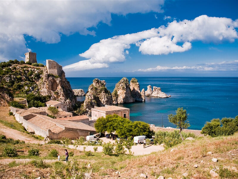 Velký okruh Sicílií, Egadské ostrovy a návštěva Apulie