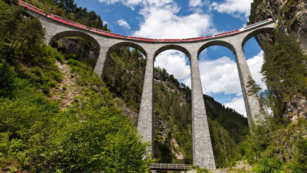 Nejkrásnějsí Místa Švýcarska Panoramatickými Drahami - fotografie